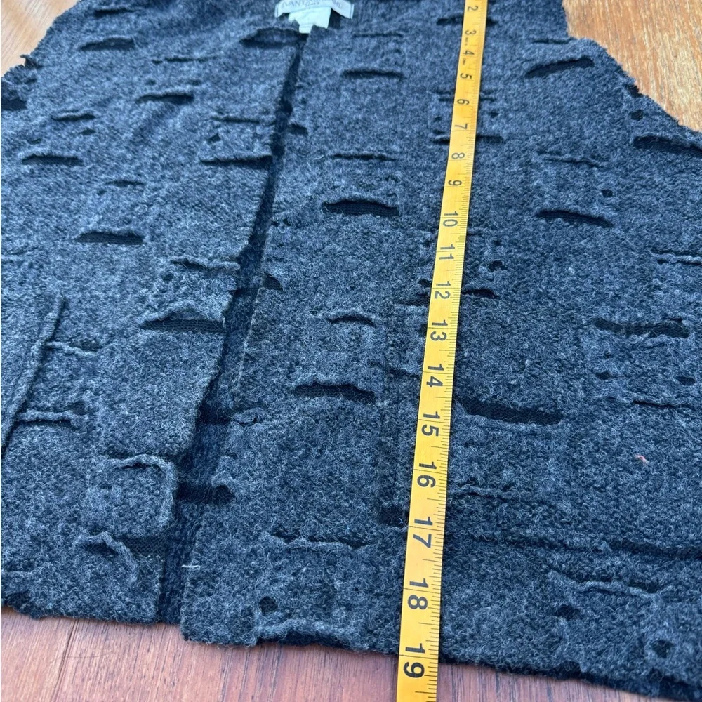 Chic Textured Charcoal Sleeveless Vest - Picture 10 of 10